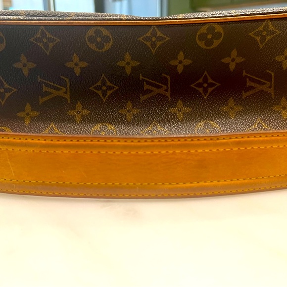 Louis Vuitton Viva Cite Monogram Canvas GM handbag - Picture 7 of 12